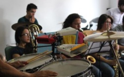 Taller de percusión latina