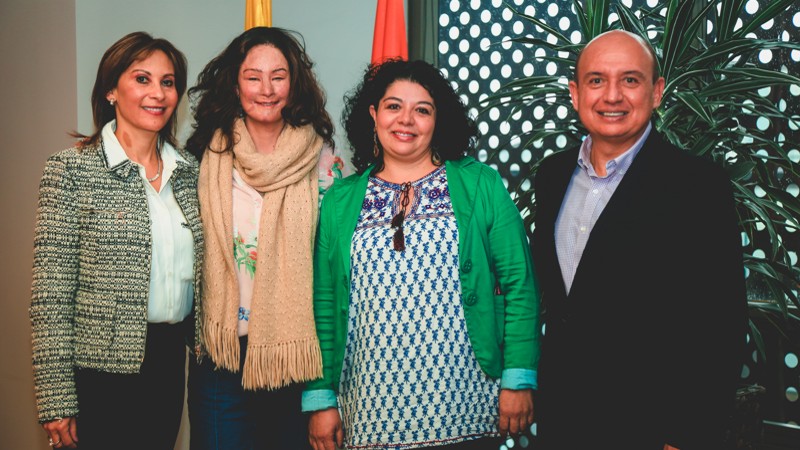 La Fundación Natalia Ponce de León, Avon y El Bosque se unen a favor de la mujer