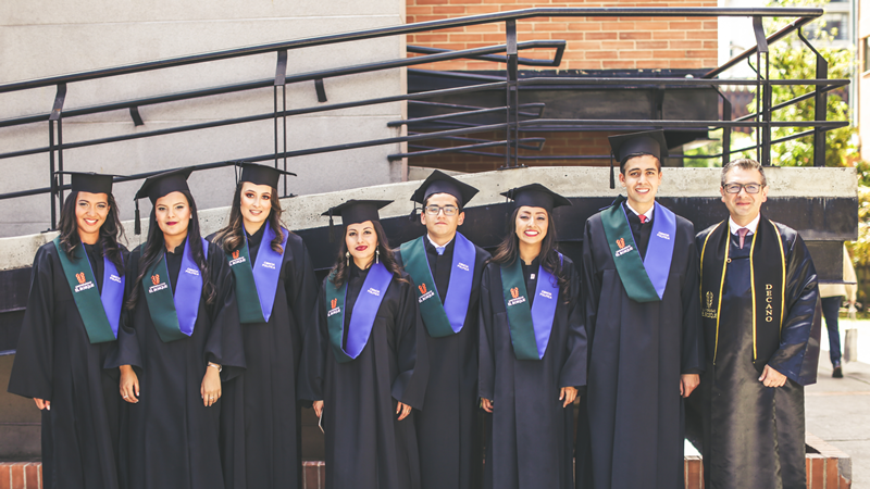 La Universidad El Bosque gradúa a sus primeros politólogos ...