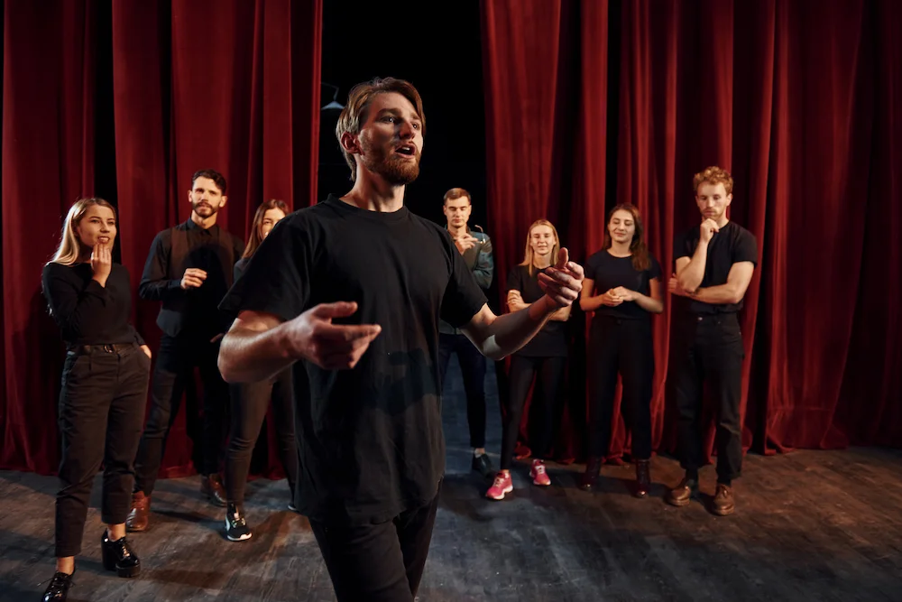 ¿Qué es teatro musical?