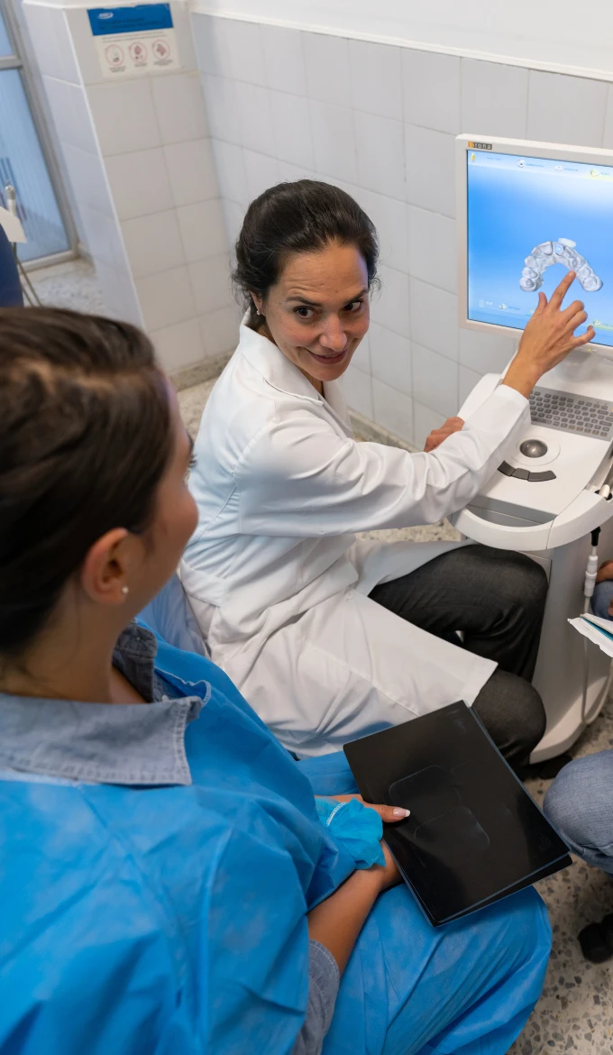 Docente en entorno dental