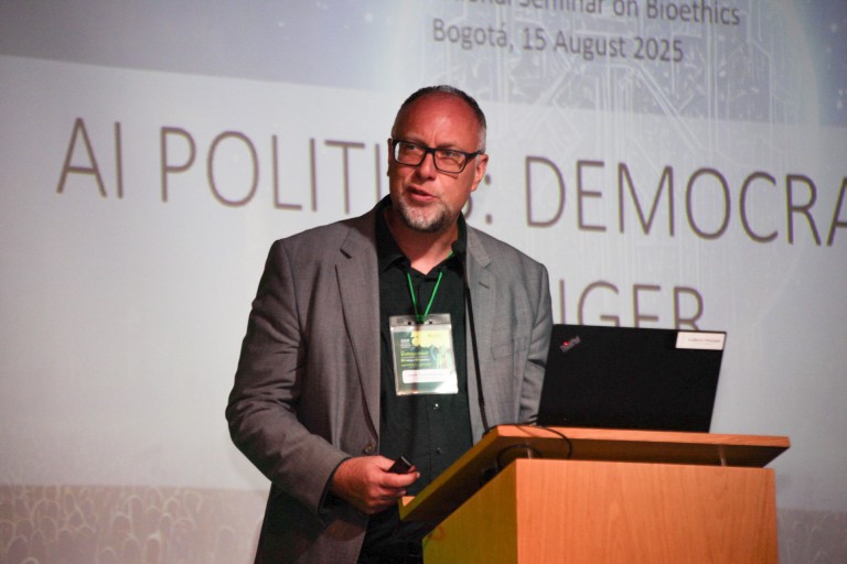 mark-coeckelbergh-inteligencia-artificial-democracia-universidad-elbosque