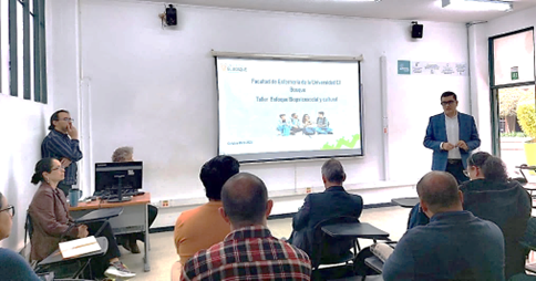 universidad-elbosque-docentes-enfermeria-taller-enfoque-biopsicosocial-cultural-1