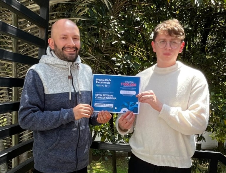 Kevin Cubillos Noriega recibe el Premio RAD Excelencia Saber Pro 2025 por obtener el primer lugar nacional en diseño