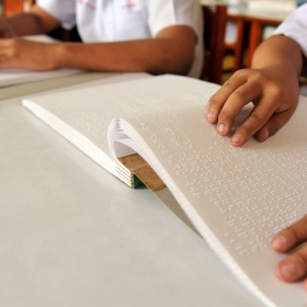 Curso - Lengua - señas - Braille - Educación 