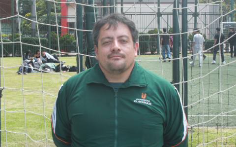 profesor-diego-manjarres-tenis-mesa-universidad-elbosque