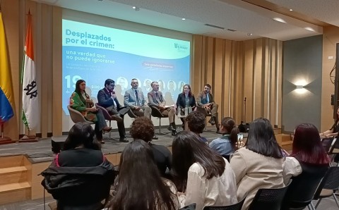 evento-desplazados-por-el-crimen-universidad-elbosque