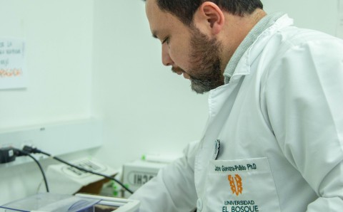 investigador-inteligencia-artificial-diseno-farmacos-universidad-elbosque.jpg