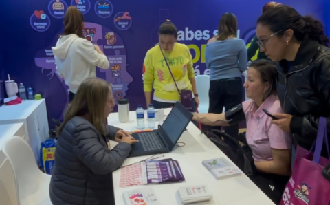estudiantes-medicina-elbosque-prevencion-cardiovascular-carrera-mujer