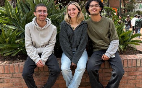 Tomás Valderrama, Andrea Figueroa y David Rodríguez, estudiantes del programa de Estadística de la Universidad El Bosque e integrantes del equipo Random Forest